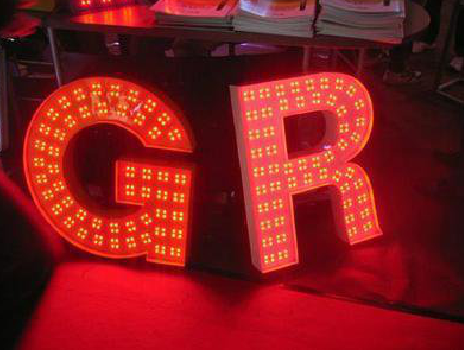 泸州LED发光字常见的安装误区。